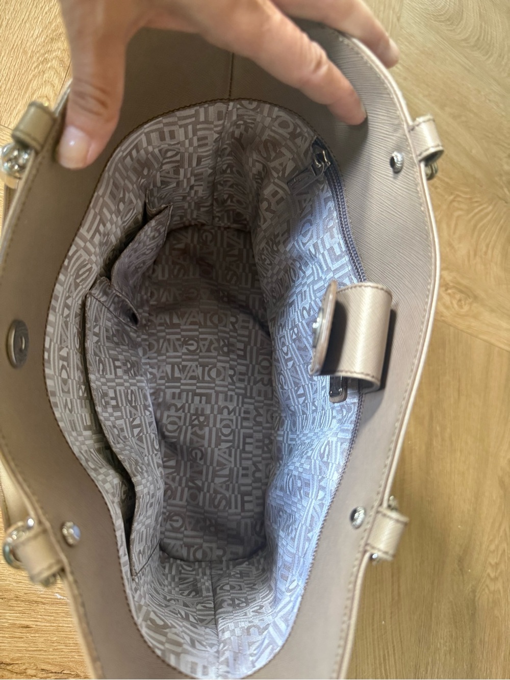 Salvatore Ferragamo grey Leather Double Handles Tote Bag - Picture 10 of 13